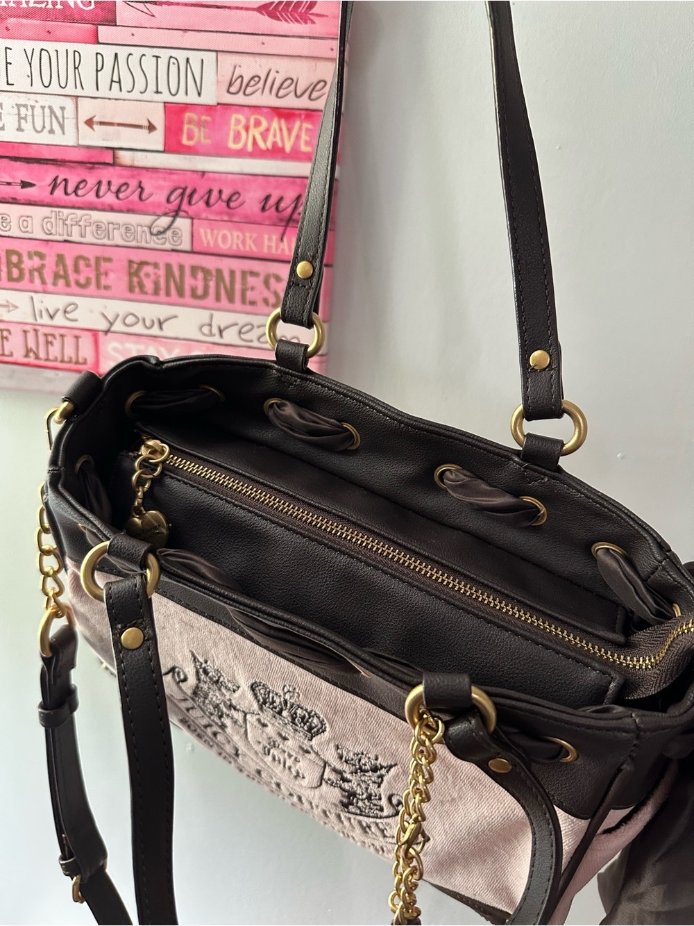 Juicy Couture Pink and Brown Logo Shoulder Bag with Heart Charm - Picture 6 of 12